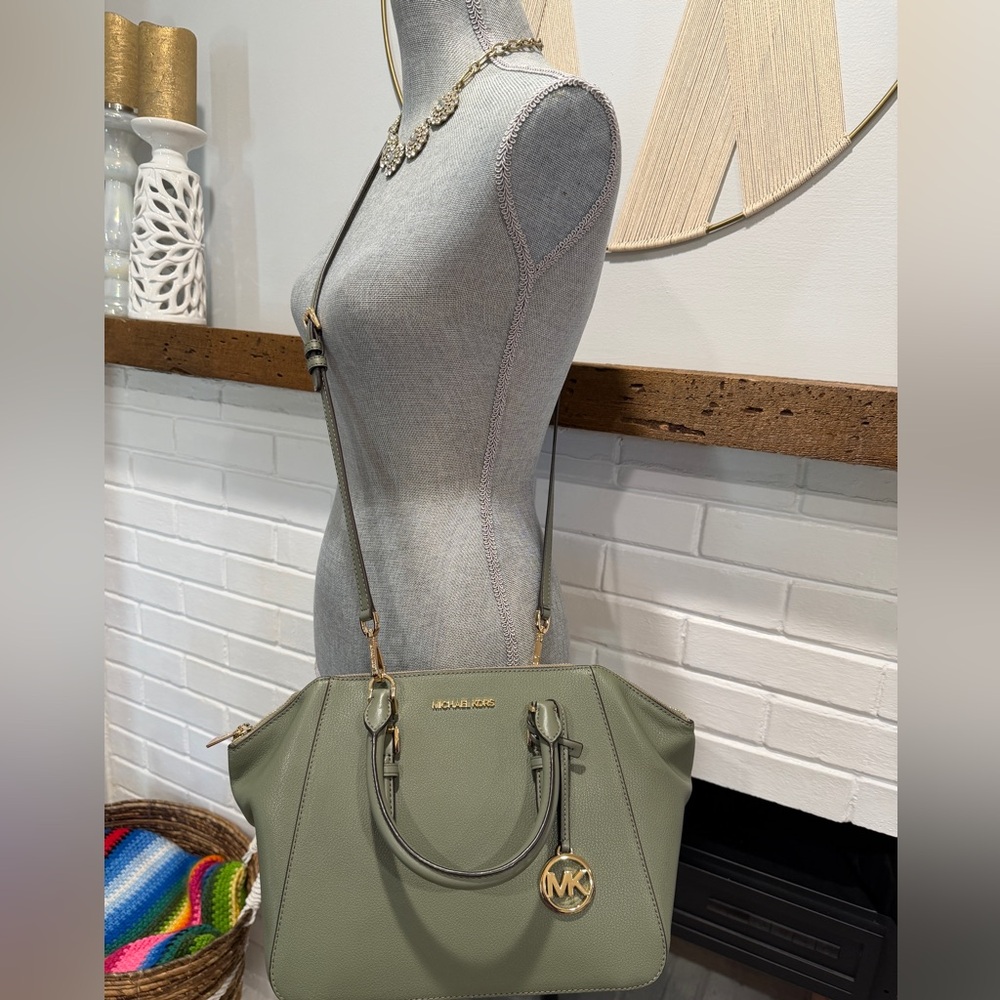 New! MK! - Picture 9 of 17